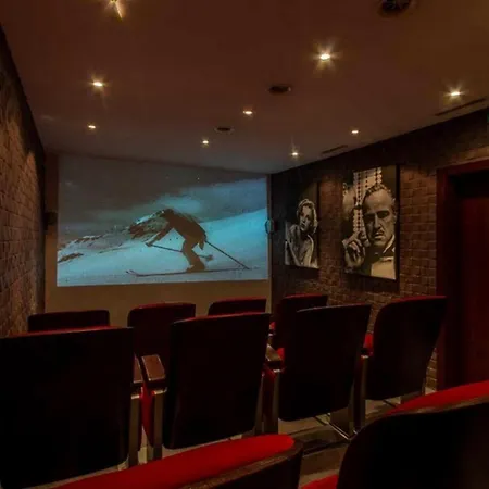 6br Modern Chalet With Private Spa فيلة